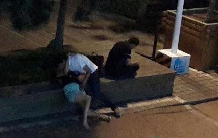 青岛女子醉酒遭性侵 疑被路人当街轮流猥亵图片视频曝光